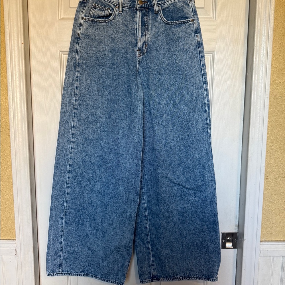 Universal Thread Mid-Rise Super Jeans Wide Leg Jeans - Picture 2 of 10